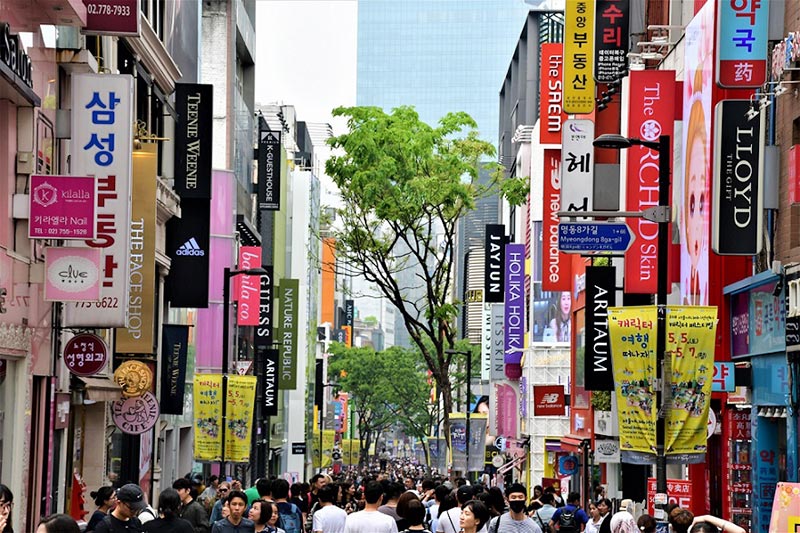 Myengdong – khu phố sầm uất nhất Seoul.