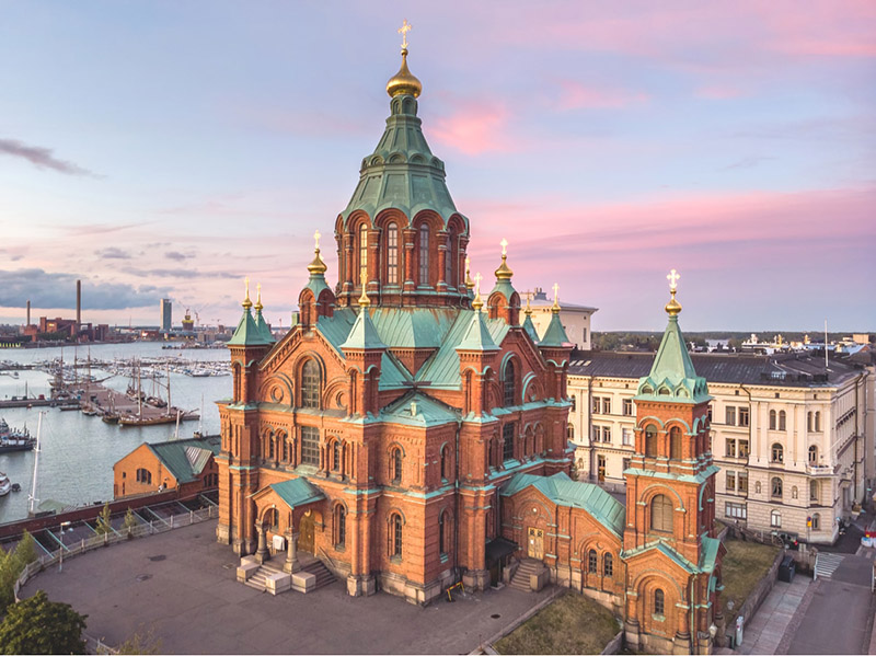 Uspenski - Nhà thờ chịu ảnh hưởng của văn hóa Nga trong một phần lịch sử của đất nước Phần Lan.